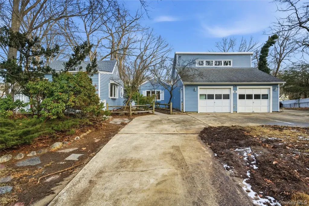 15 Corchaug Trail Ridge NY 11961