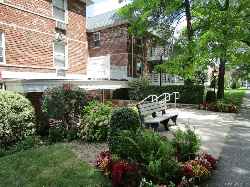 40 Daley Place Lynbrook NY 11563