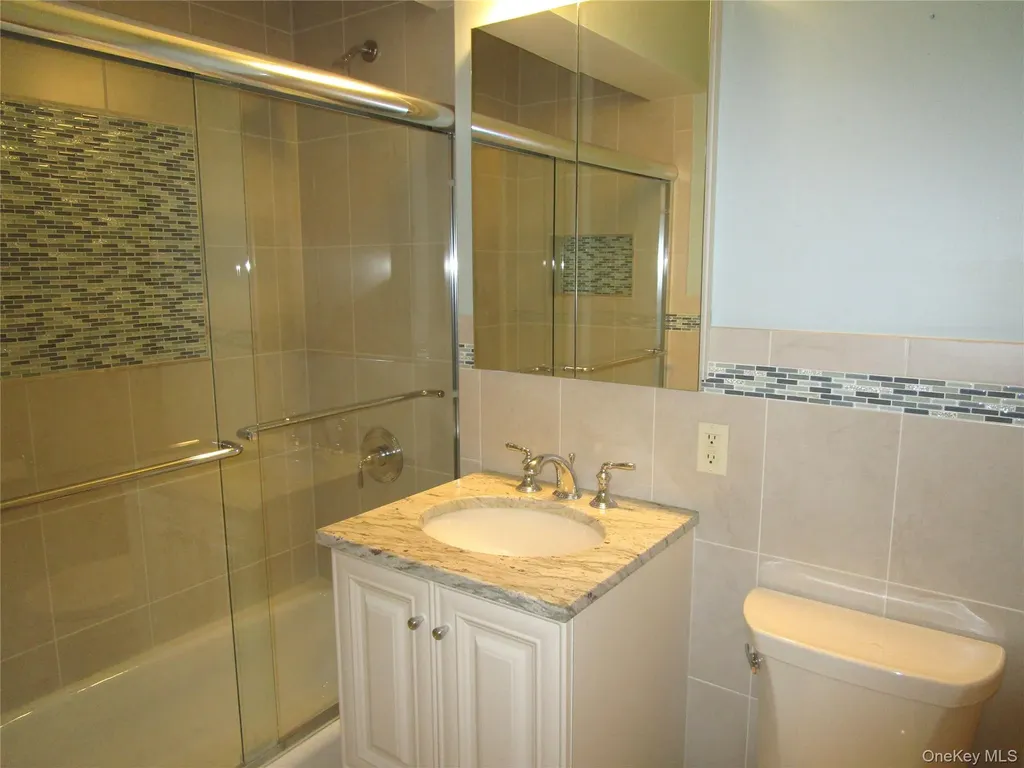 40 Daley Place Lynbrook NY 11563