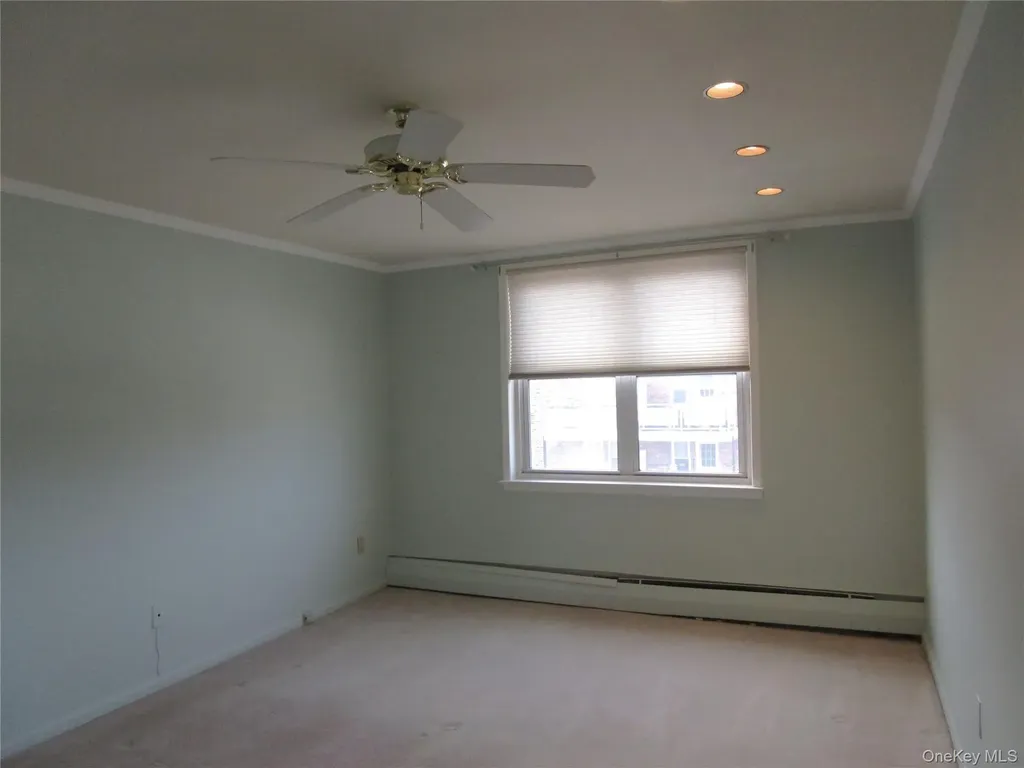 40 Daley Place Lynbrook NY 11563
