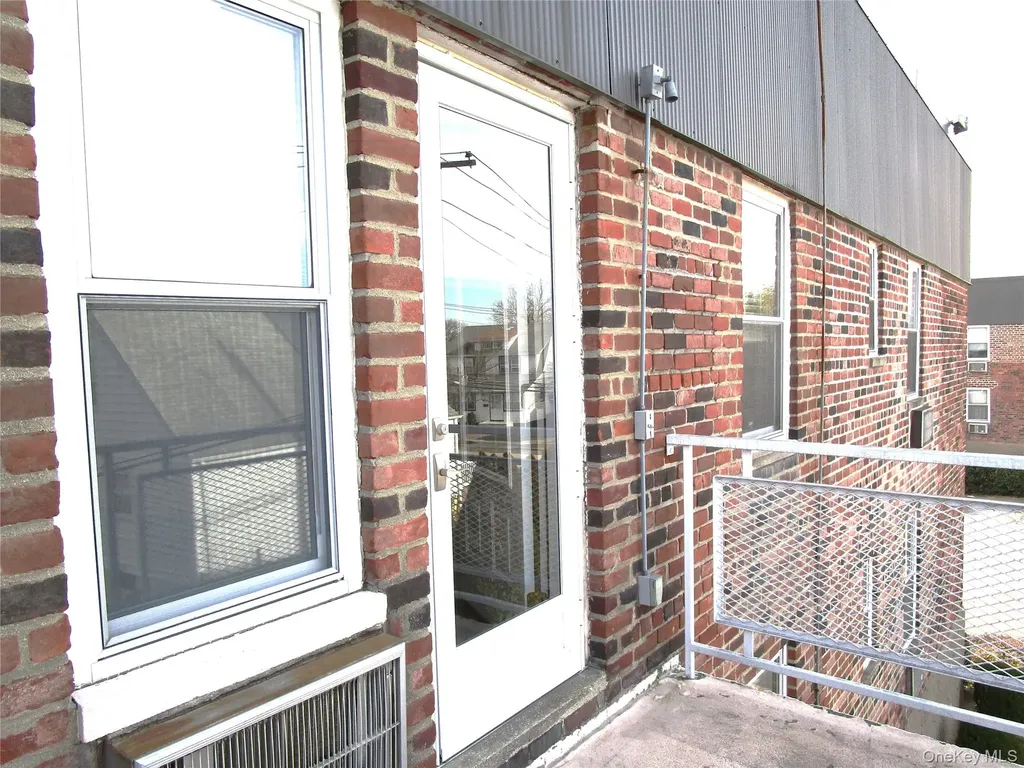 40 Daley Place Lynbrook NY 11563