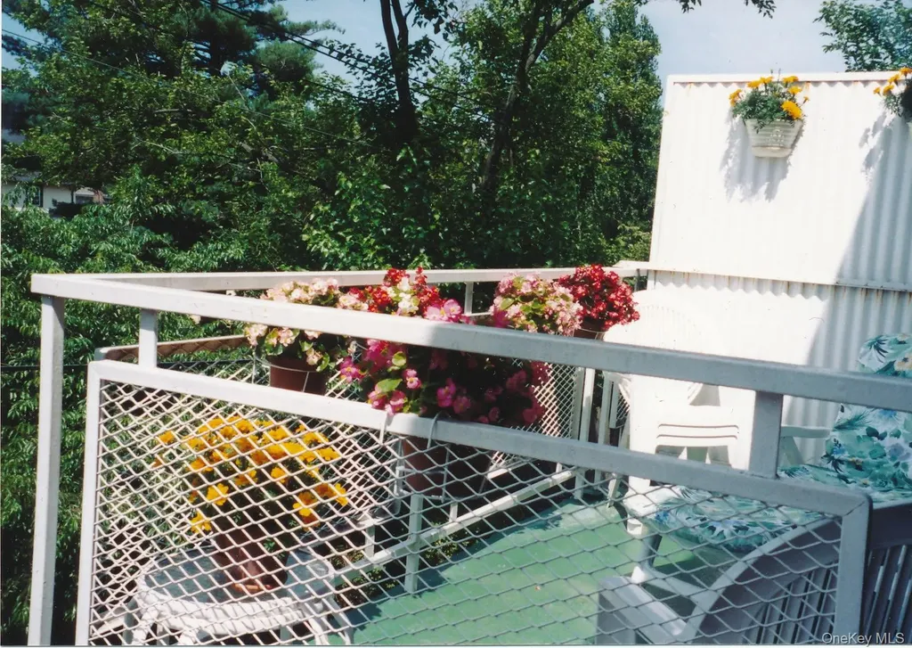 40 Daley Place Lynbrook NY 11563
