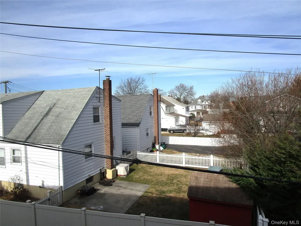 40 Daley Place Lynbrook NY 11563