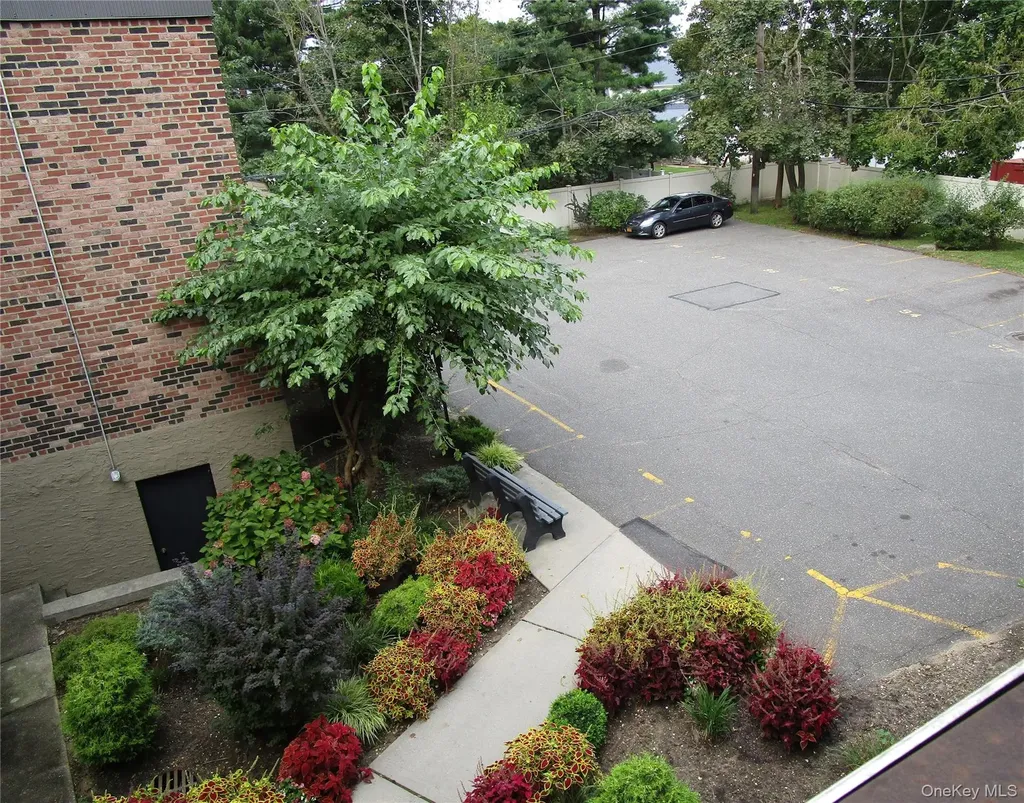 40 Daley Place Lynbrook NY 11563