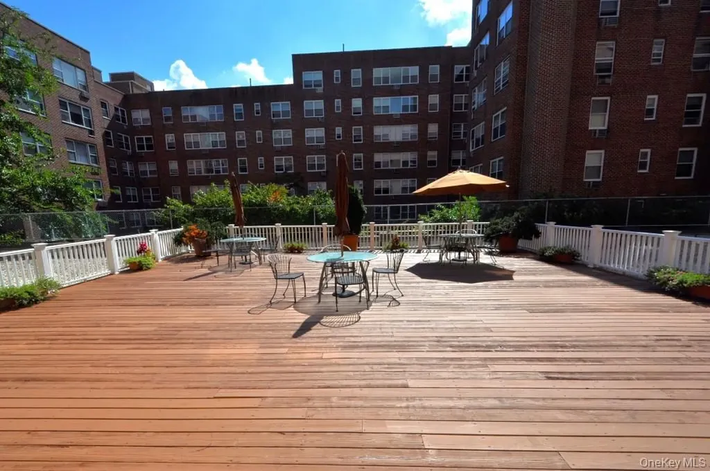 253 Garth Road Scarsdale NY 10583