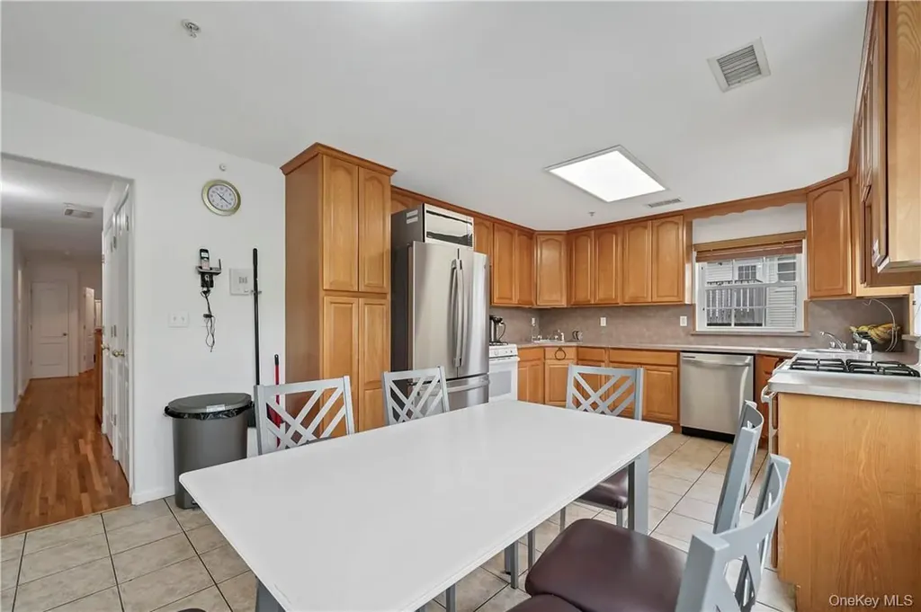 8 Elm Street Spring Valley NY 10977