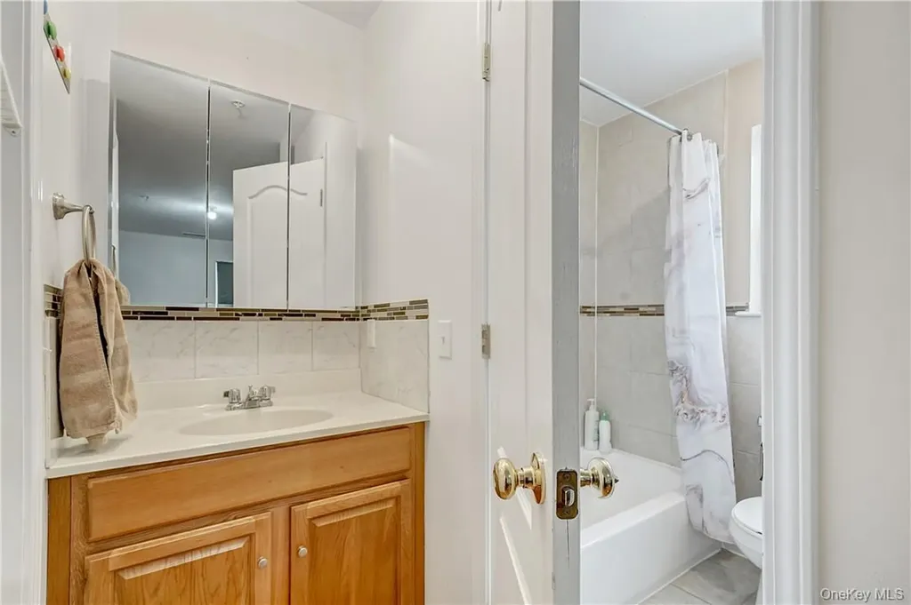 8 Elm Street Spring Valley NY 10977