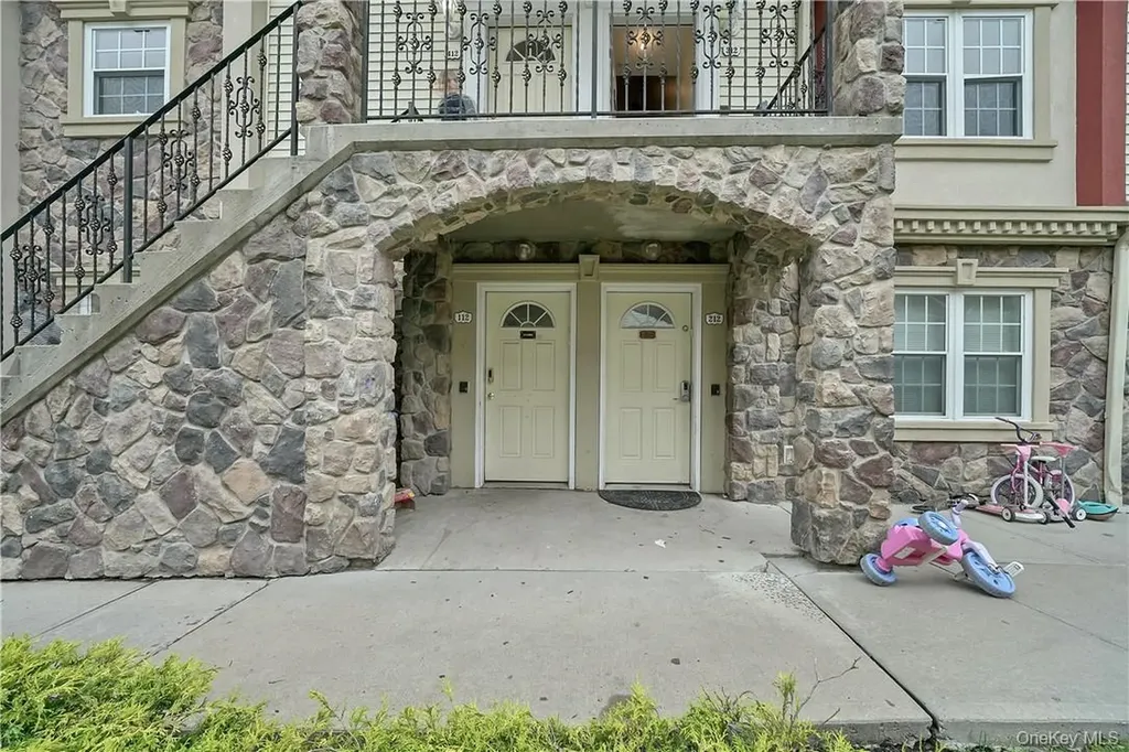 8 Elm Street Spring Valley NY 10977