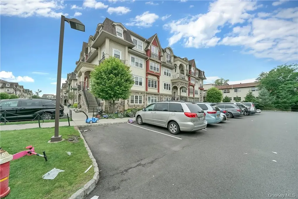 8 Elm Street Spring Valley NY 10977