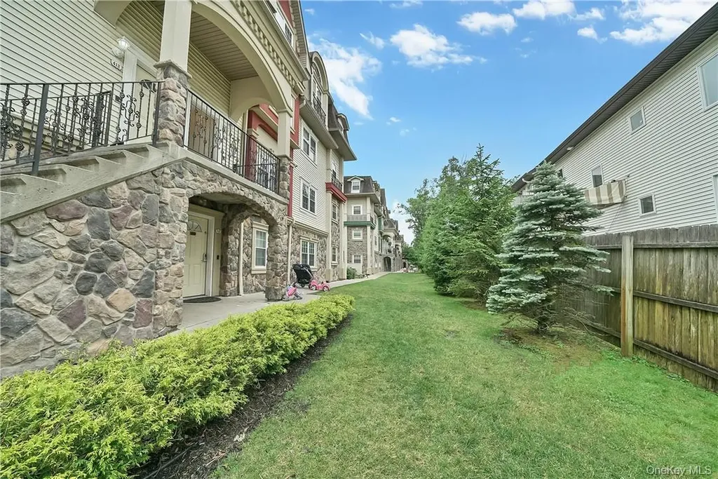 8 Elm Street Spring Valley NY 10977