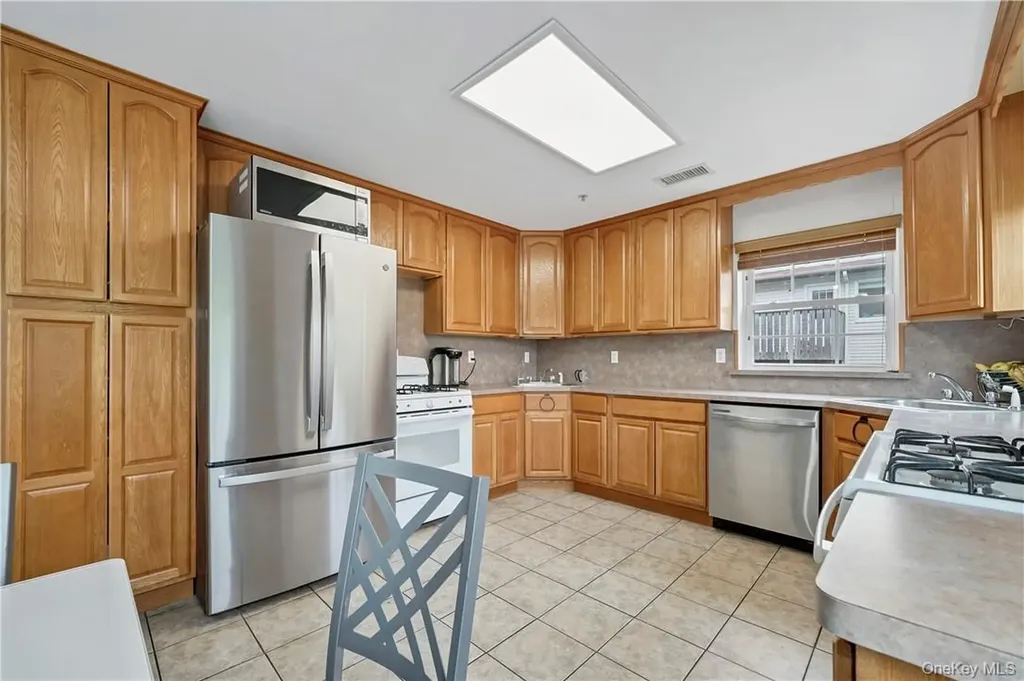 8 Elm Street Spring Valley NY 10977
