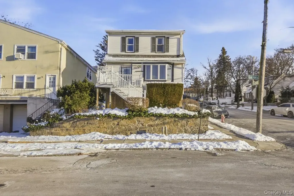 96 Gordon Street Yonkers NY 10701