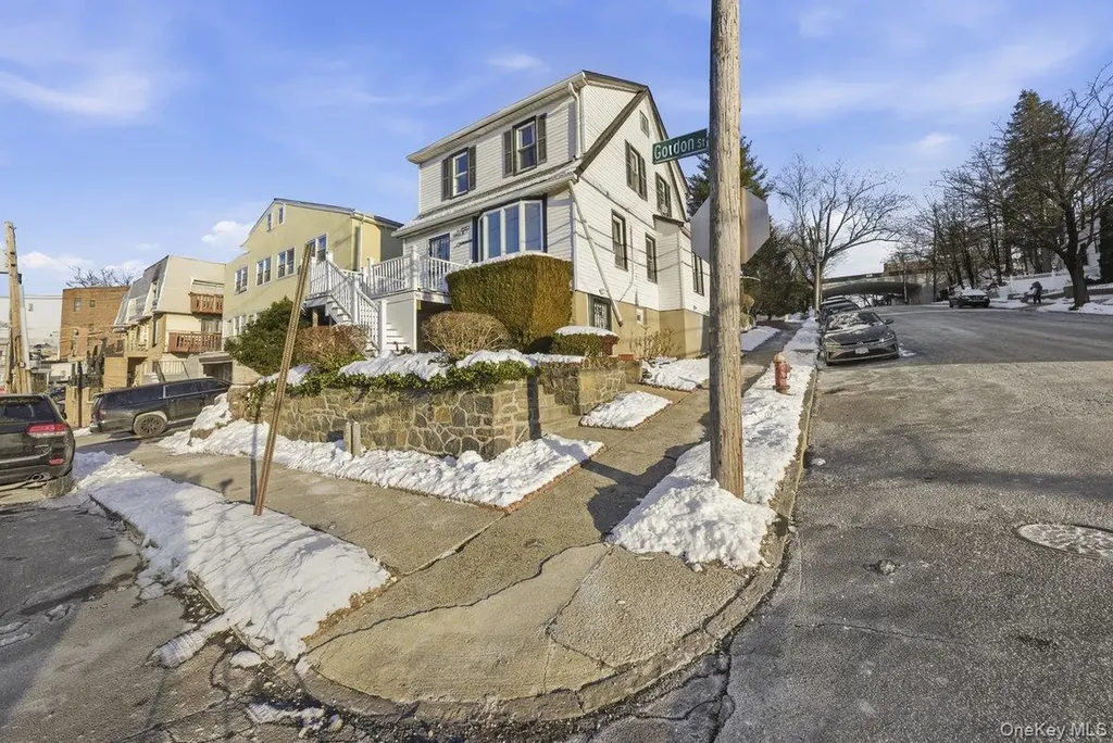 96 Gordon Street Yonkers NY 10701