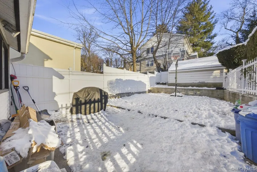 96 Gordon Street Yonkers NY 10701