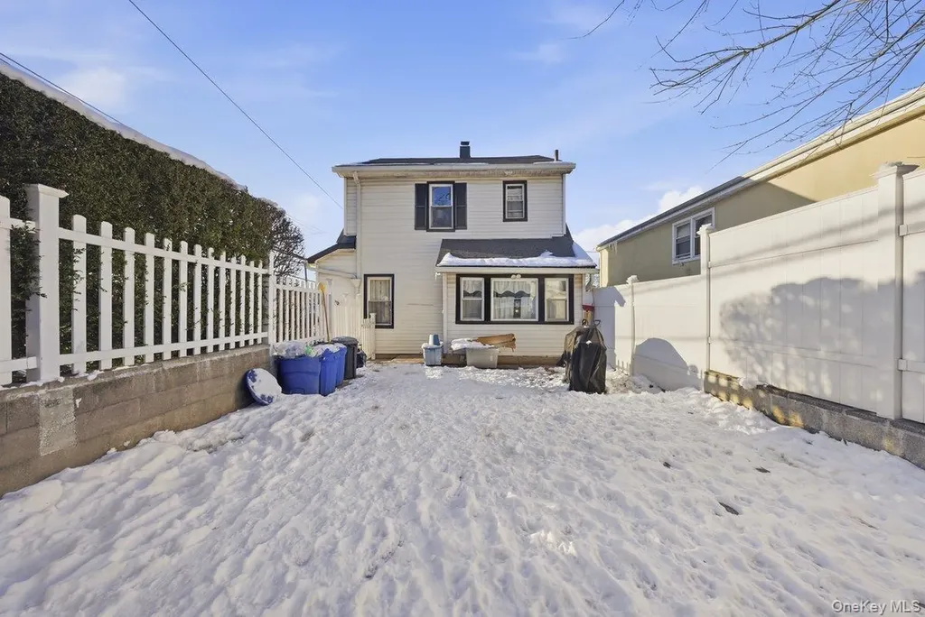 96 Gordon Street Yonkers NY 10701