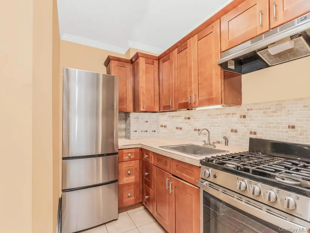 6535 Broadway Bronx NY 10471
