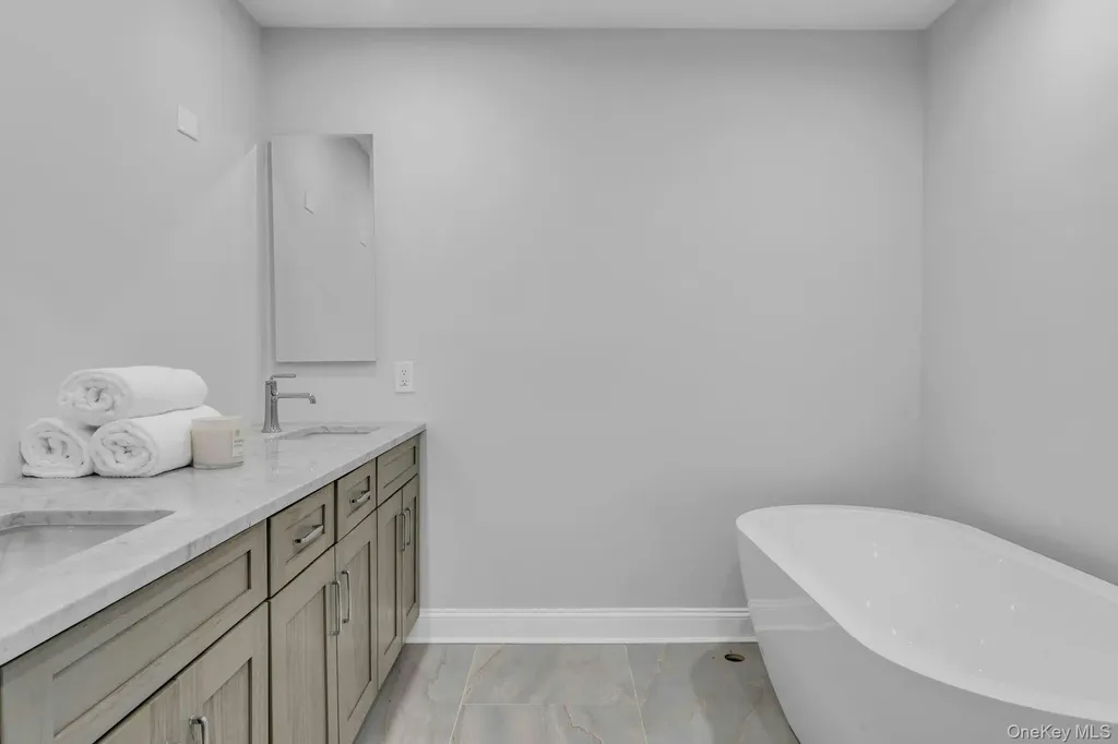 3 Willada Lane Glen Cove NY 11542