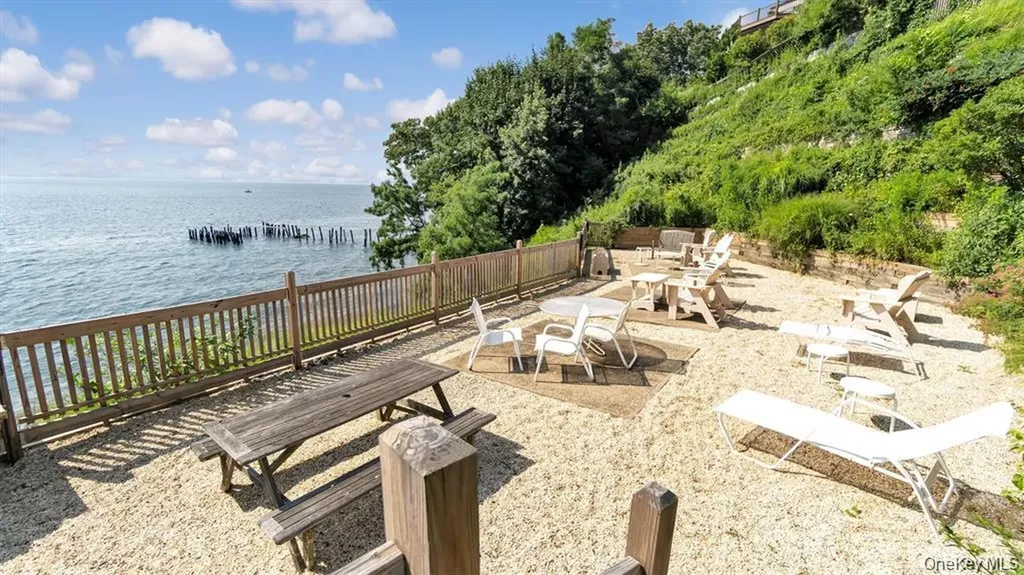 3 Willada Lane Glen Cove NY 11542