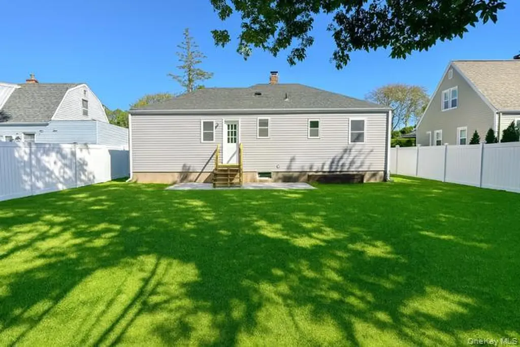 29 Avon Road Hewlett NY 11557