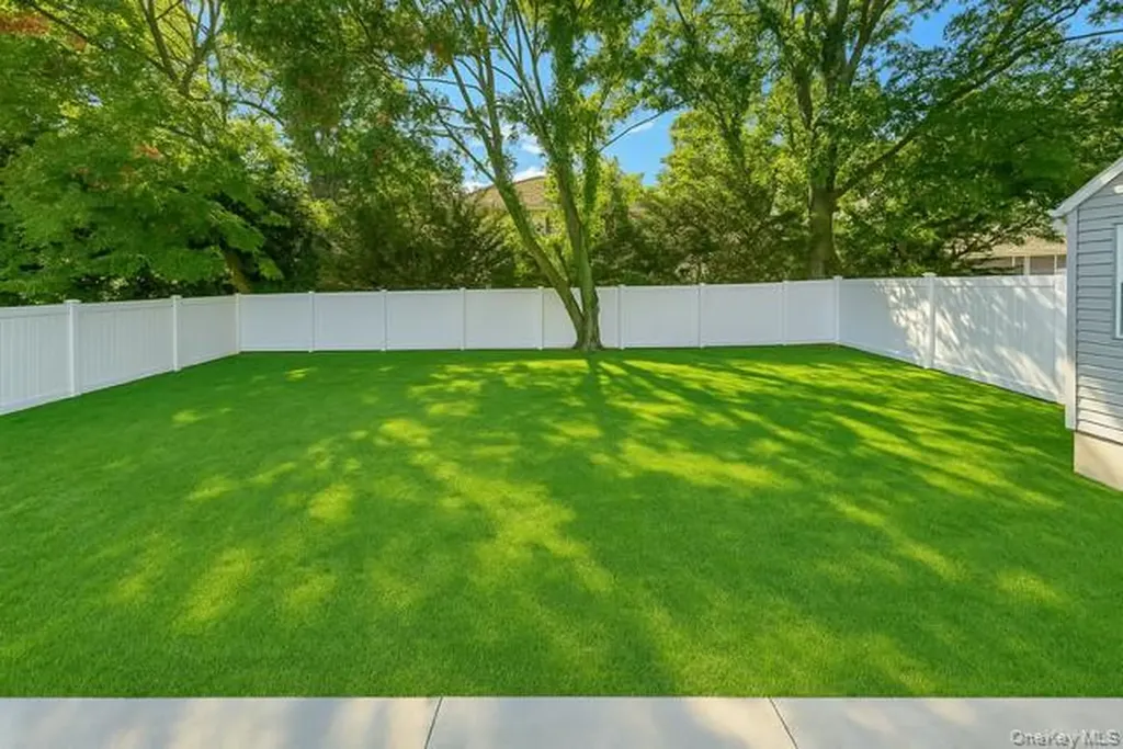 29 Avon Road Hewlett NY 11557