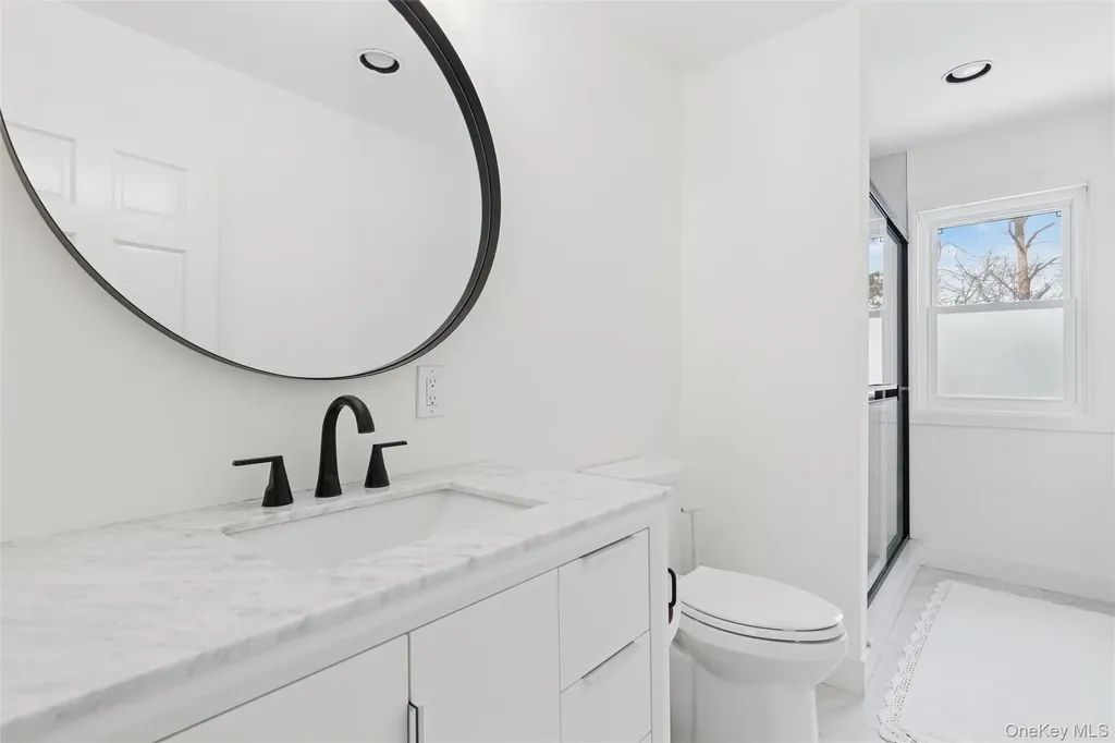 34 Starboard Road Hampton Bays NY 11946