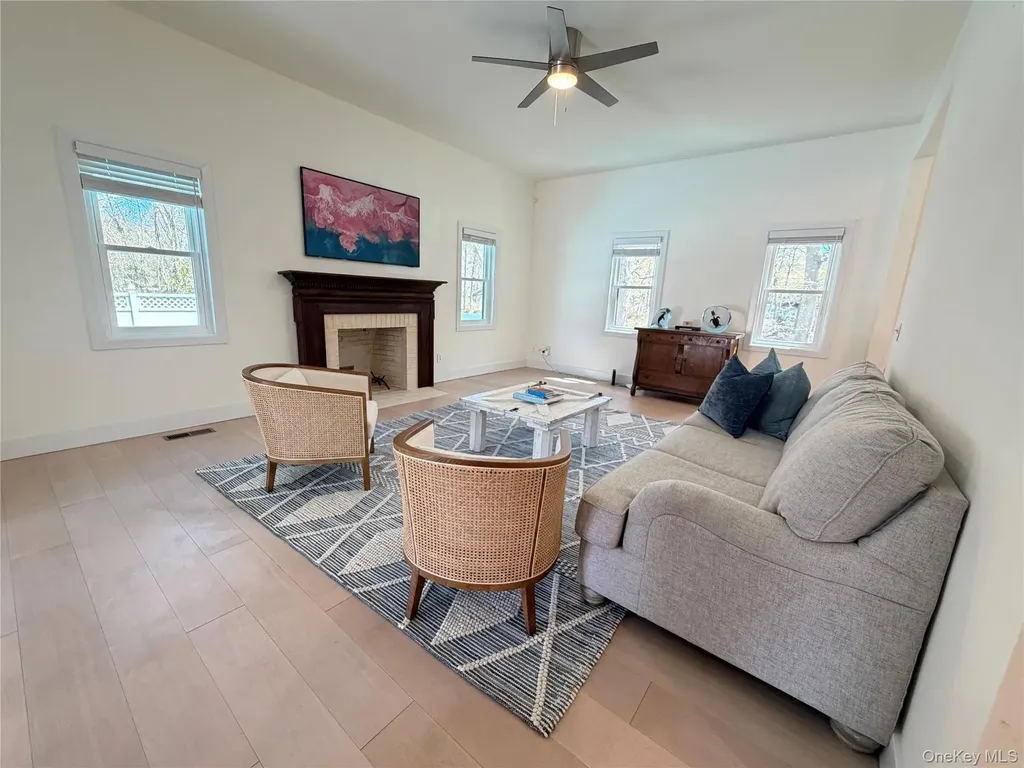 34 Starboard Road Hampton Bays NY 11946