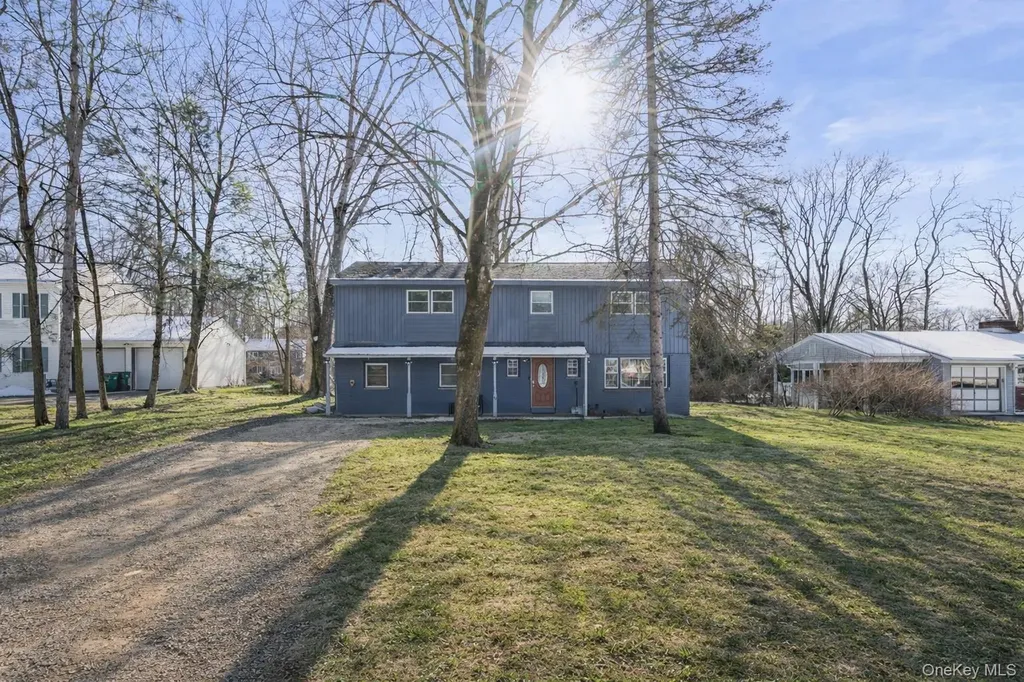 42 Beechwood Park Poughkeepsie NY 12601