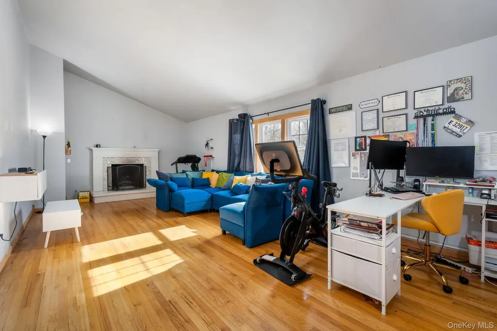 42 Beechwood Park Poughkeepsie NY 12601