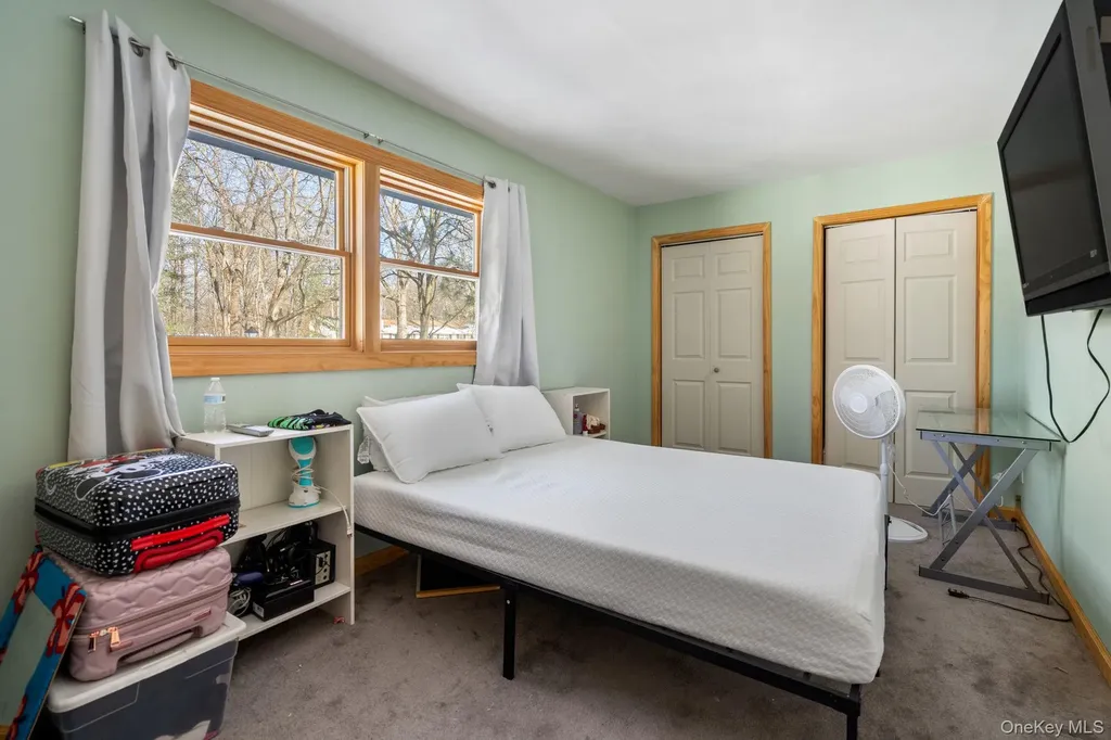 42 Beechwood Park Poughkeepsie NY 12601