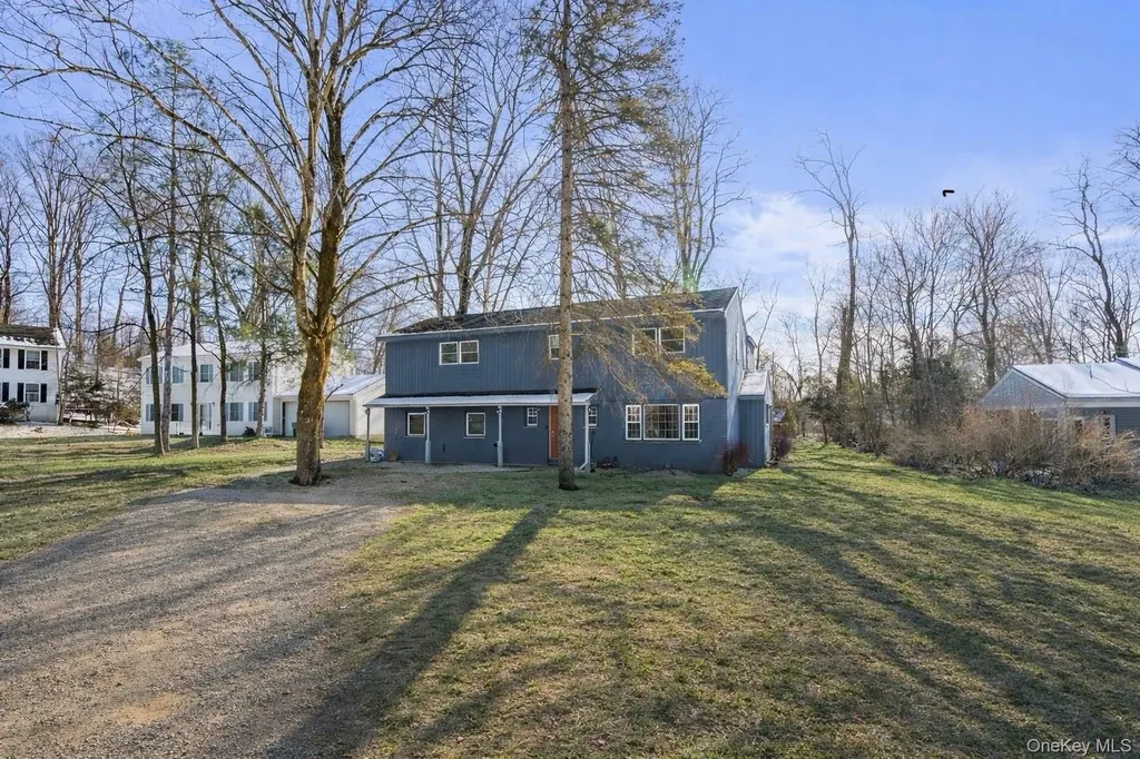 42 Beechwood Park Poughkeepsie NY 12601