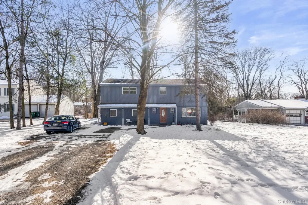 42 Beechwood Park Poughkeepsie NY 12601