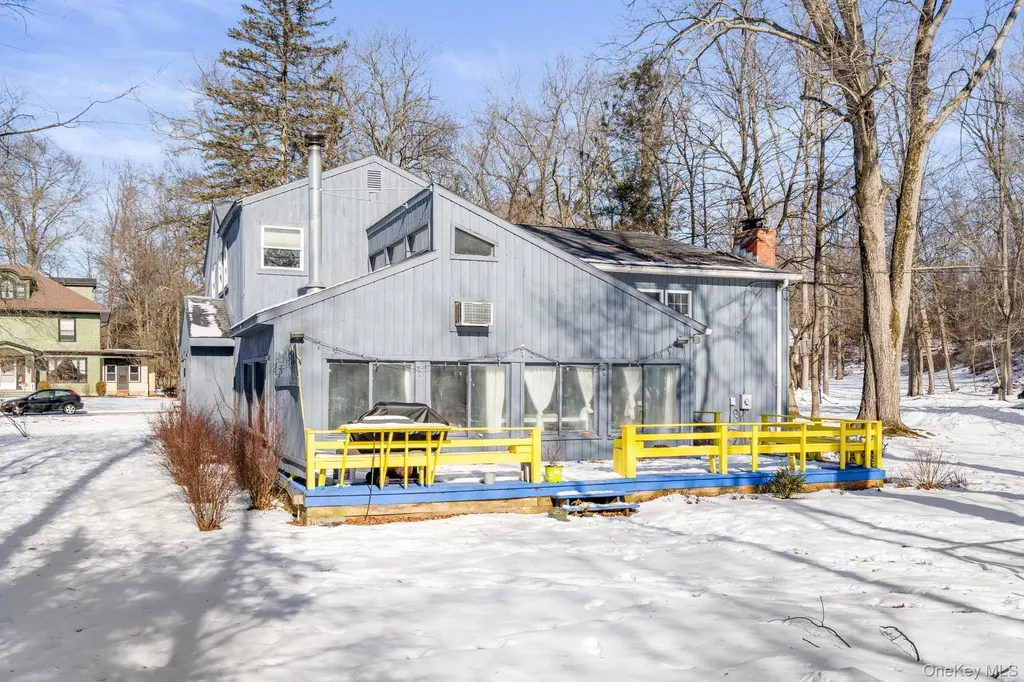 42 Beechwood Park Poughkeepsie NY 12601