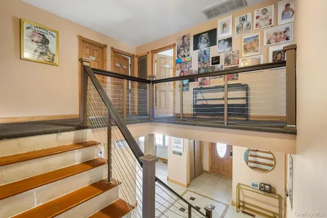 42 Beechwood Park Poughkeepsie NY 12601