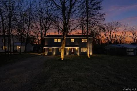 42 Beechwood Park Poughkeepsie NY 12601