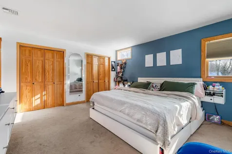 42 Beechwood Park Poughkeepsie NY 12601