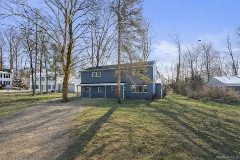 42 Beechwood Park Poughkeepsie NY 12601