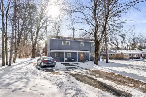 42 Beechwood Park Poughkeepsie NY 12601