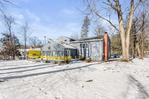 42 Beechwood Park Poughkeepsie NY 12601