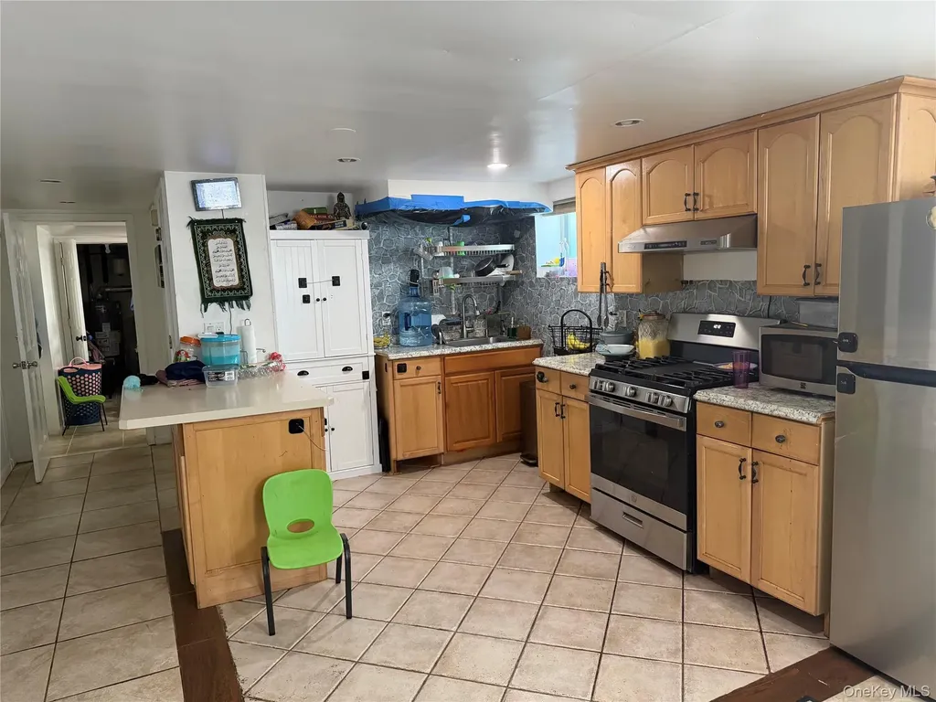458 Carlls Path Deer Park NY 11729
