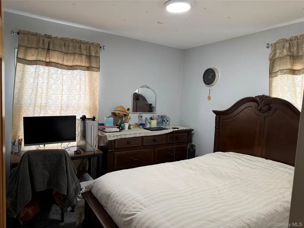 458 Carlls Path Deer Park NY 11729