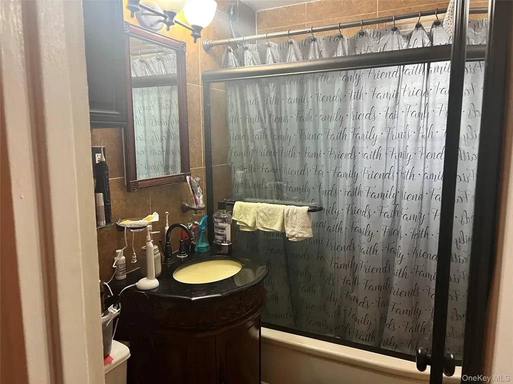 6809 138th Street Flushing NY 11367