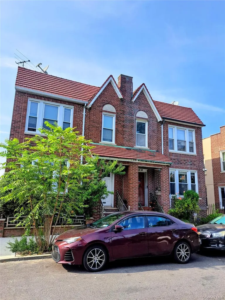 8839 82nd Avenue Glendale NY 11385