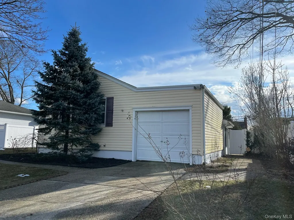 3610 Locust Avenue Seaford NY 11783