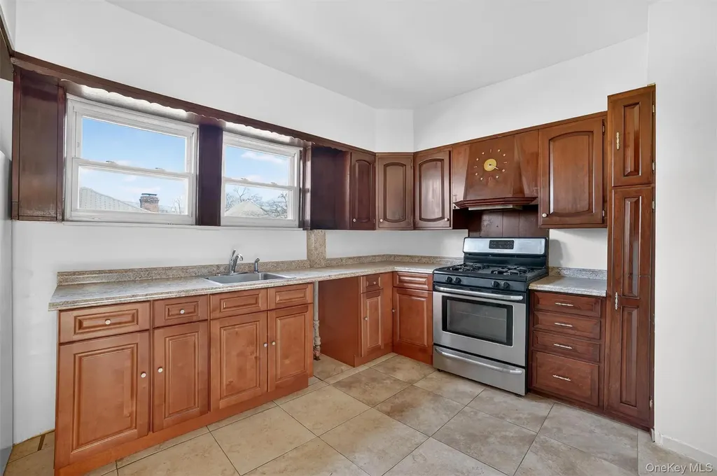 247 Nuber Avenue Mount Vernon NY 10553