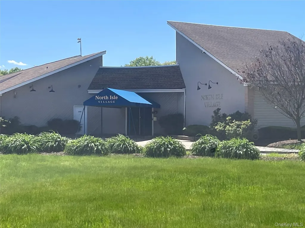 40 Navajo Court Coram NY 11727