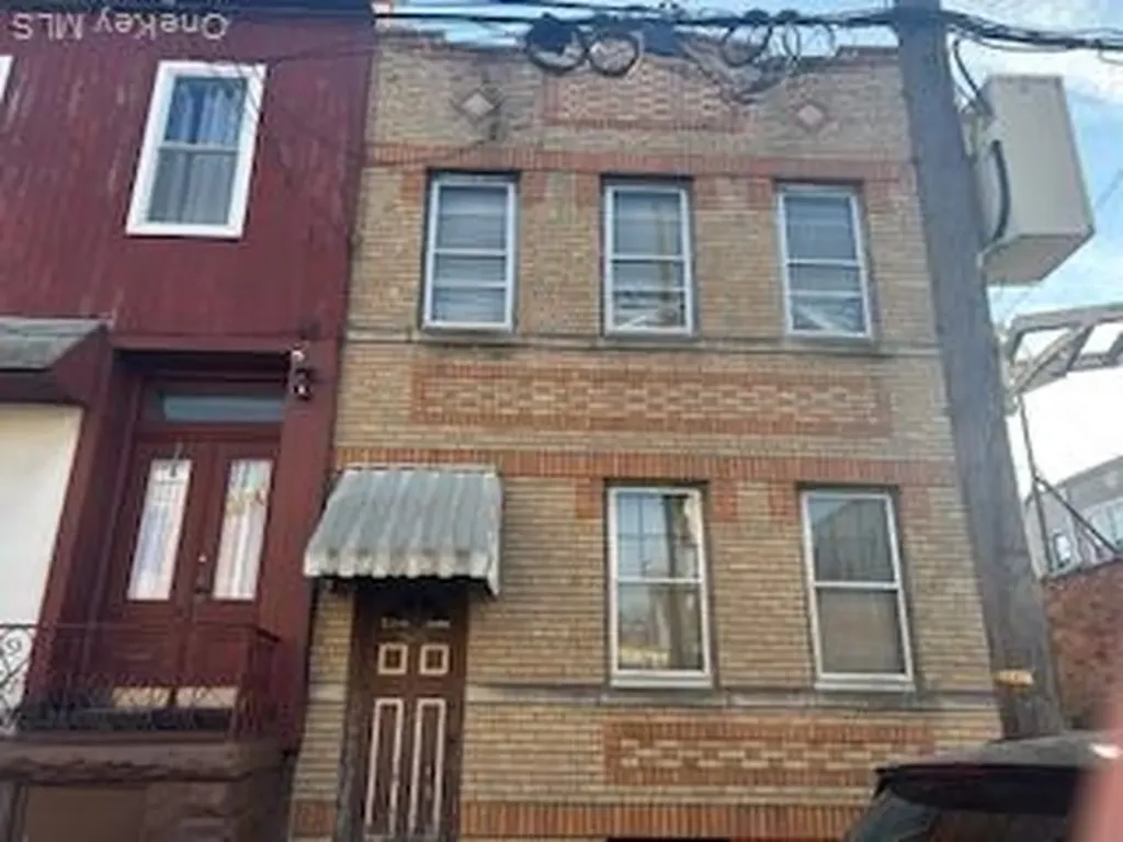 60-12 68th Avenue Ridgewood NY 11385