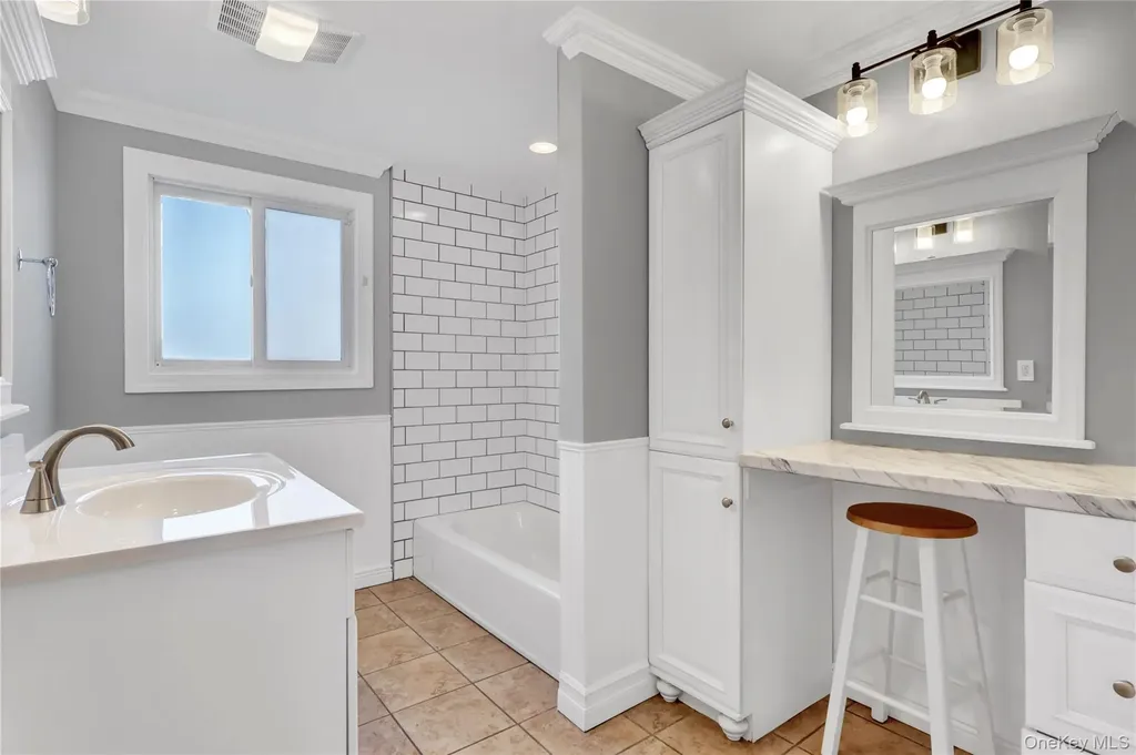 1336 Potter Boulevard Bay Shore NY 11706
