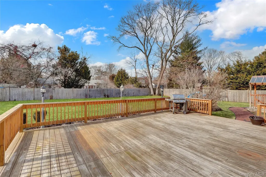 1336 Potter Boulevard Bay Shore NY 11706