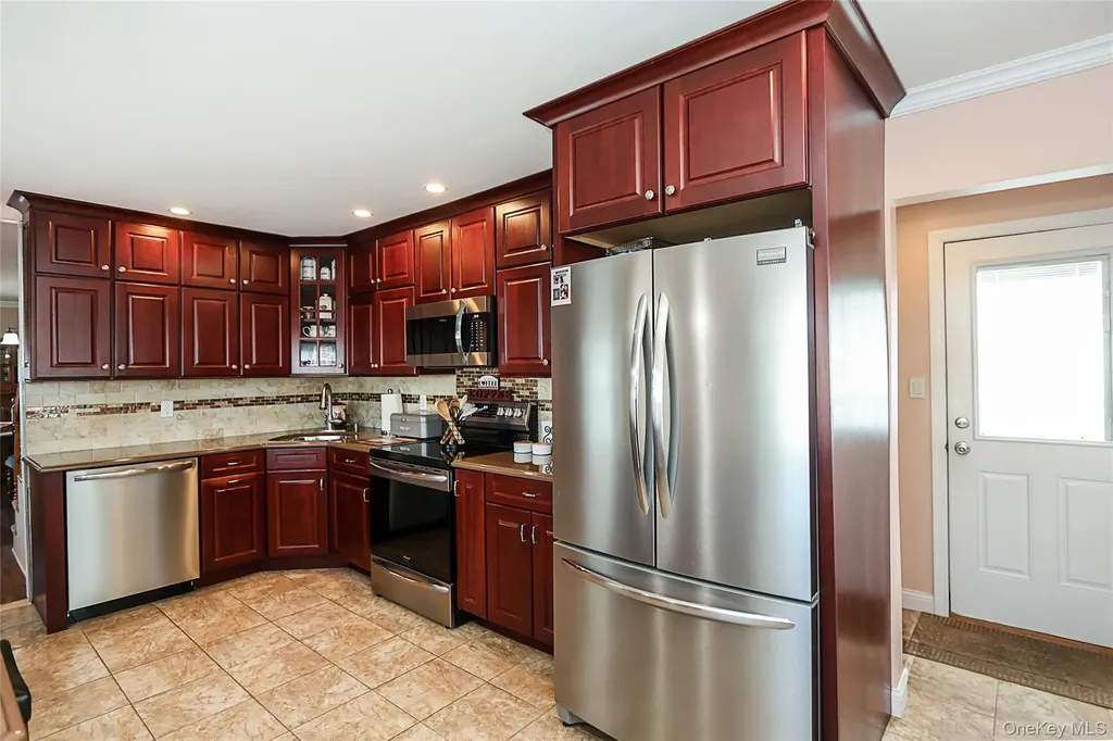 70 Corncrib Lane Levittown NY 11756