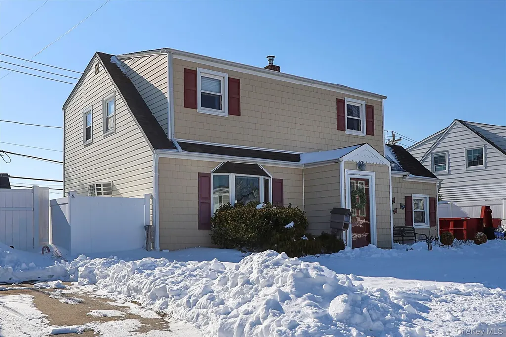 70 Corncrib Lane Levittown NY 11756
